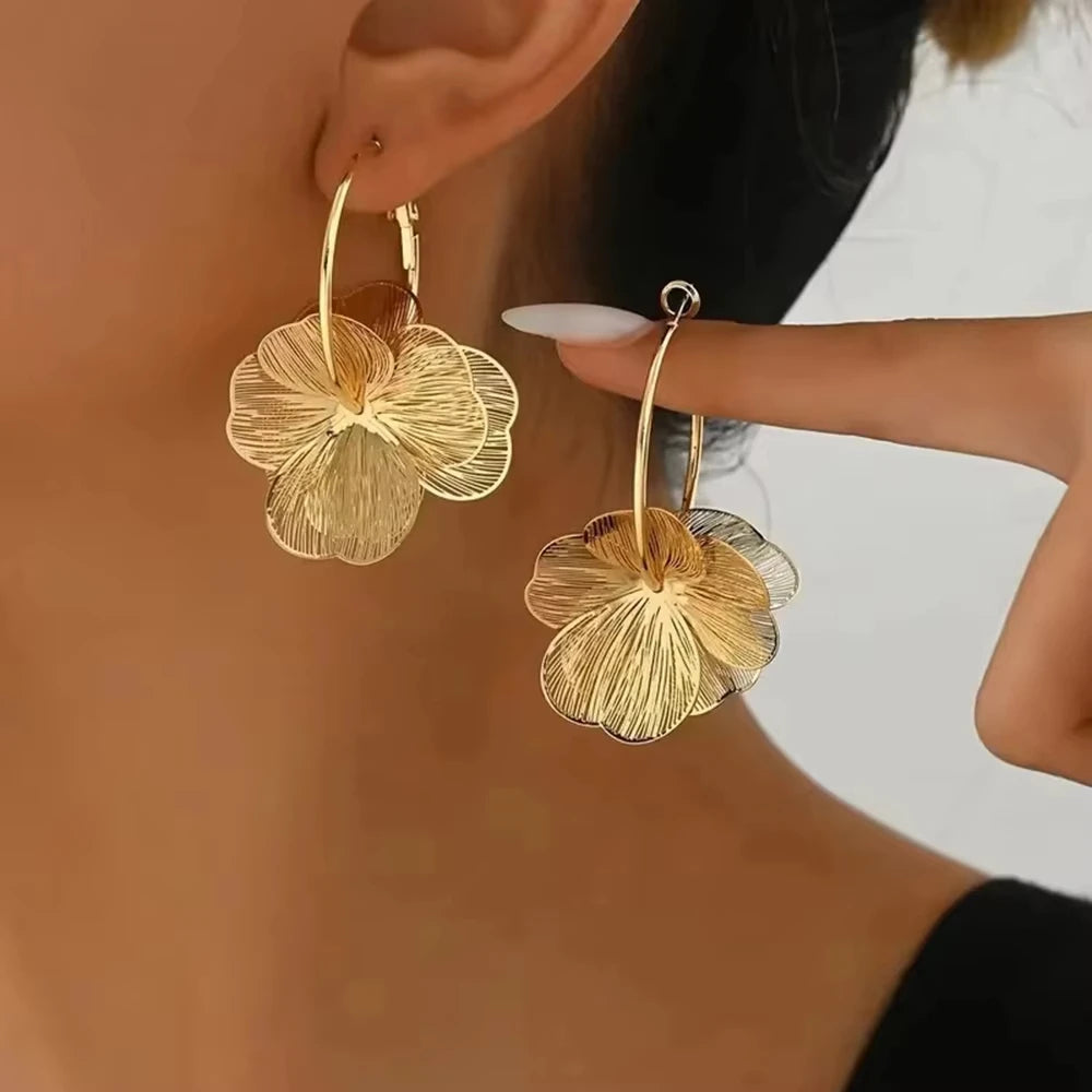 Exquisite Butterfly Flower Pendant Earrings Golden Vintage Earring Fashion Wedding Party Jewelry Accessories