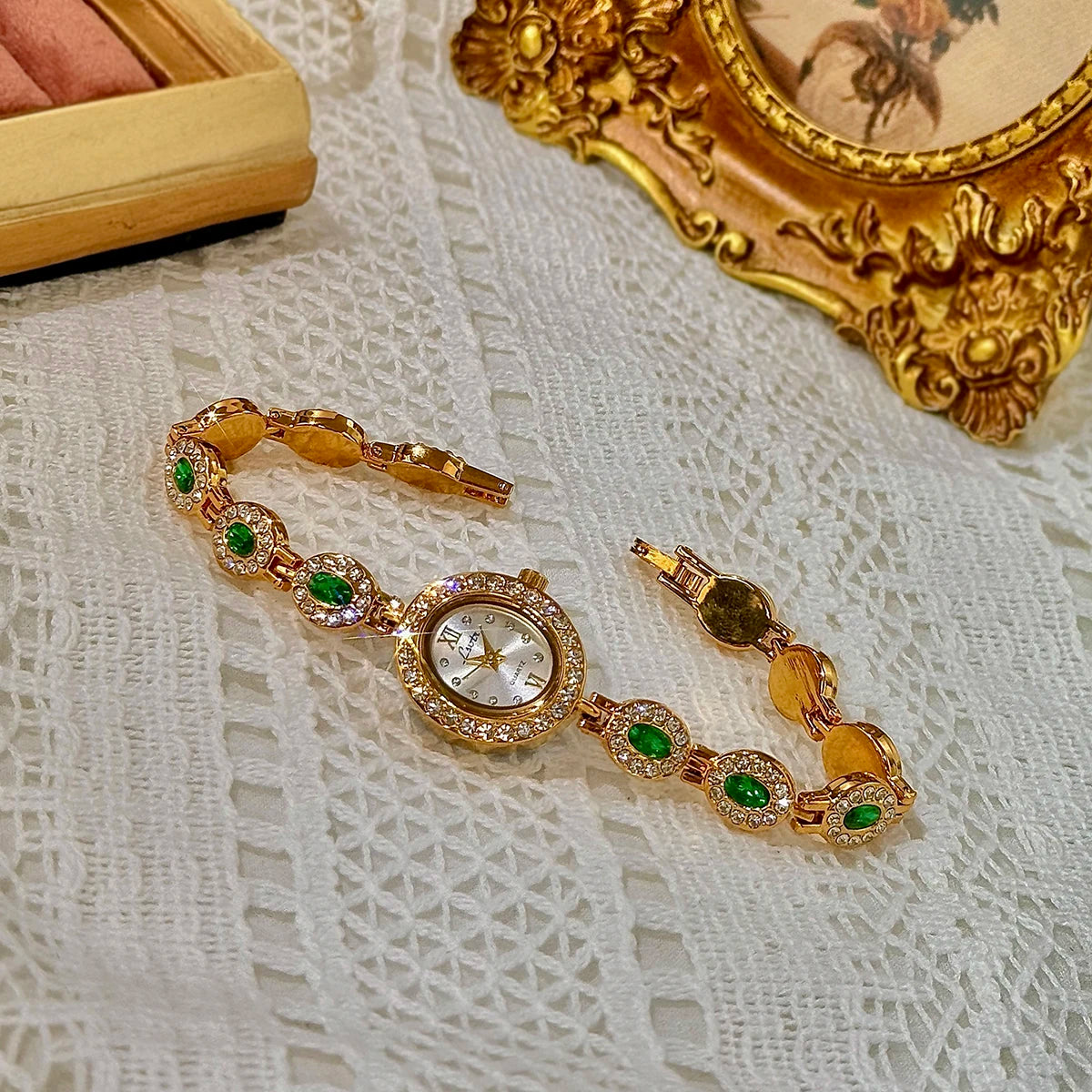 1 Piece of New High-End Colorful Tourmaline Gemstone Rhinestone-Encrusted Light Luxury Retro Elegant Fashion Women's Watch with an Oval Dial, Suitable for Daily Wear, Parties, Vacations, and Other Occasions to Decorate the Wr