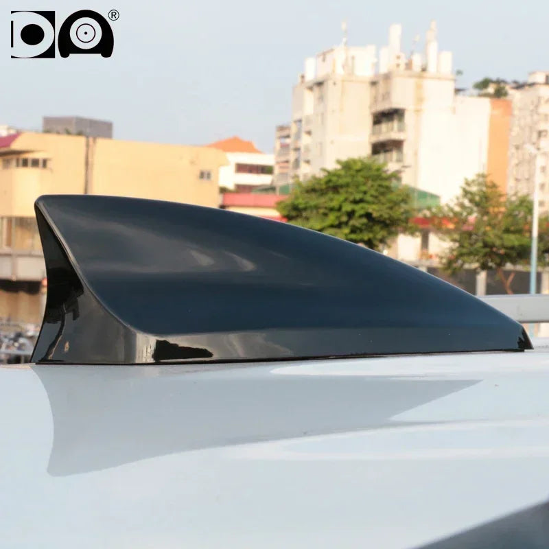 Universal 5D Shark Fin Antenna Car Radio Aerials Signal Receiver Car Styling Suitable for Nissan Qashqai J10 J11