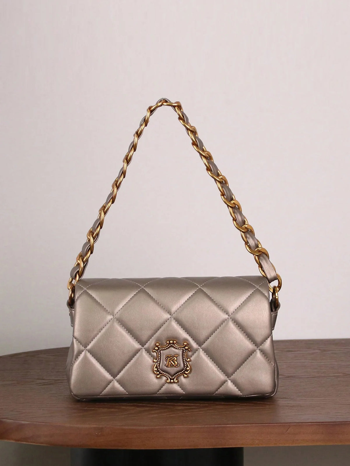 New Luxury Champagne Color Fashionable & Elegant Women's One Shoulder Underarm Bag, High-End Soft Leather Quilted Stitching Chain Strap Commuter Bag, Versatile Large Capacity Crossbody Bag