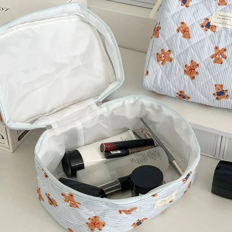 1pc Quilted Bear Cute Makeup Bag Floral Cosmetic Bag Women Girl Travel Toiletry Bag Organizer Cotton Makeup Brushes Storage Case