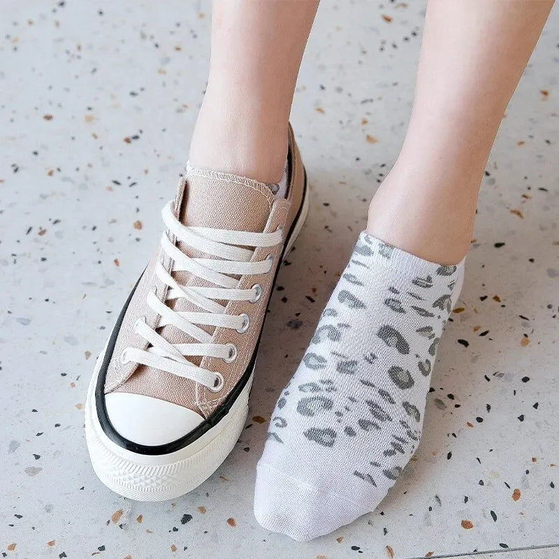 5 Pairs of Women's Seasonal Fashionable and Trendy Leopard Print Cotton Sweat-absorbing and Comfortable Sports Low Top Socks