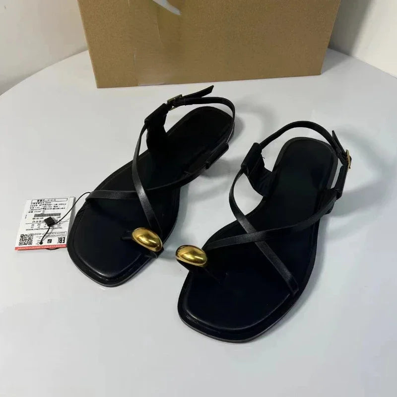 Brand Design Women Flat Sandals Clip Toe Leisure Outside Beach Shoes for Lady Fashion Metal Decoration 2025 Summer Footwear