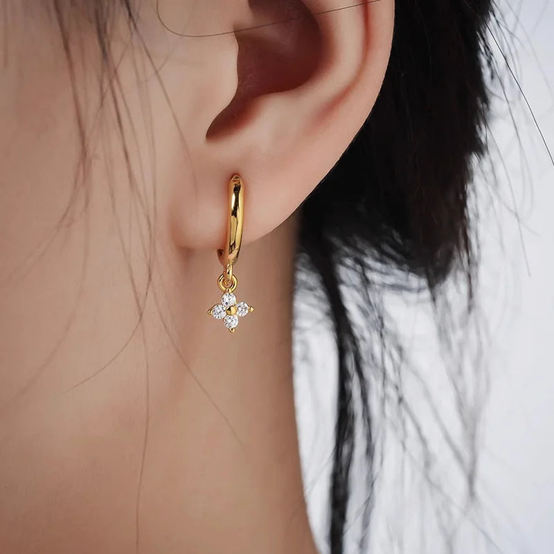 Stainless Steel Zircon Four Leaf Clover Pendant Necklace for Women Girls Simple Elegant Jewelry Gift Lucky Charm Chain