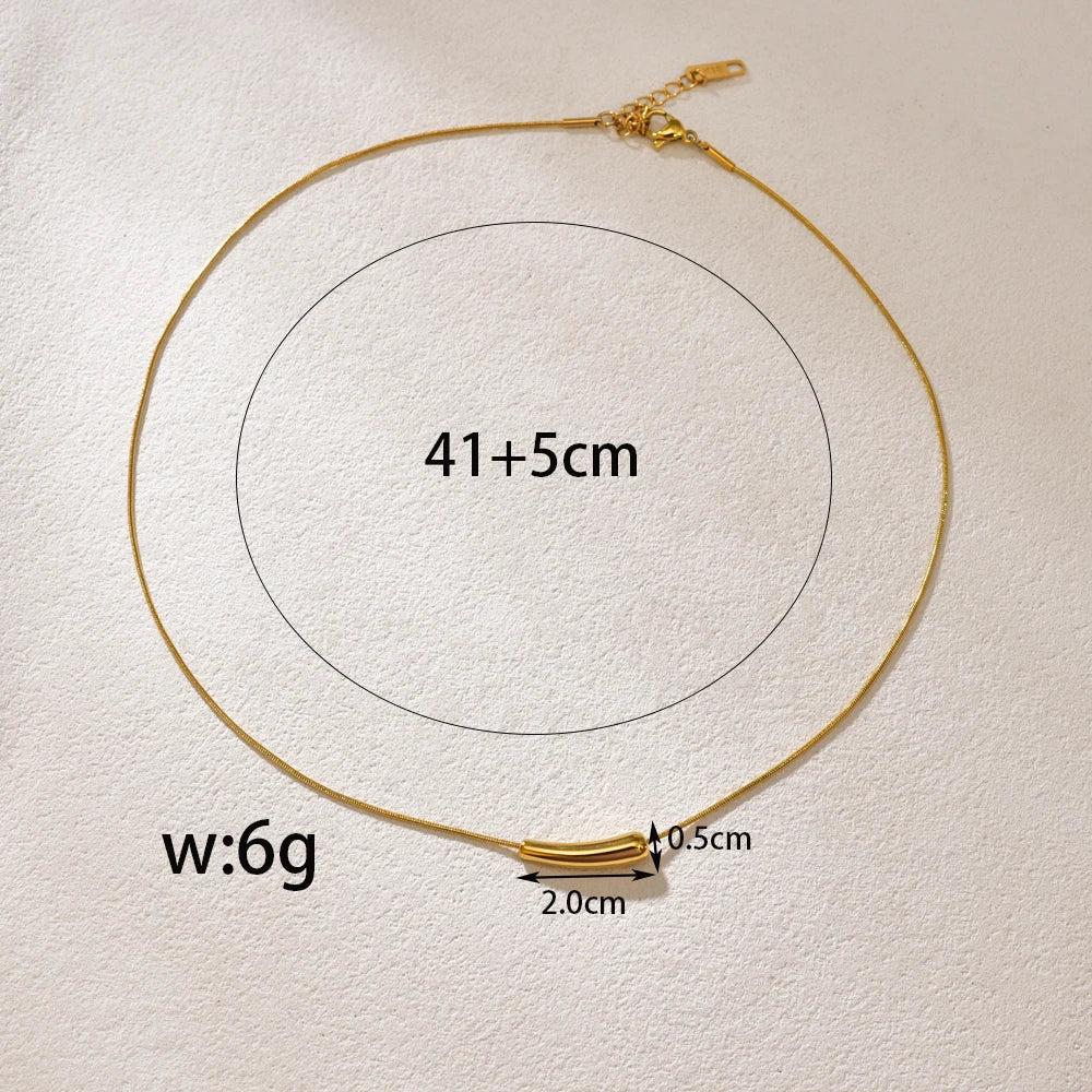 L87 Versatile and niche design: Small eggplant pendant, geometric curved tube, gold necklace, stainless steel jewelry