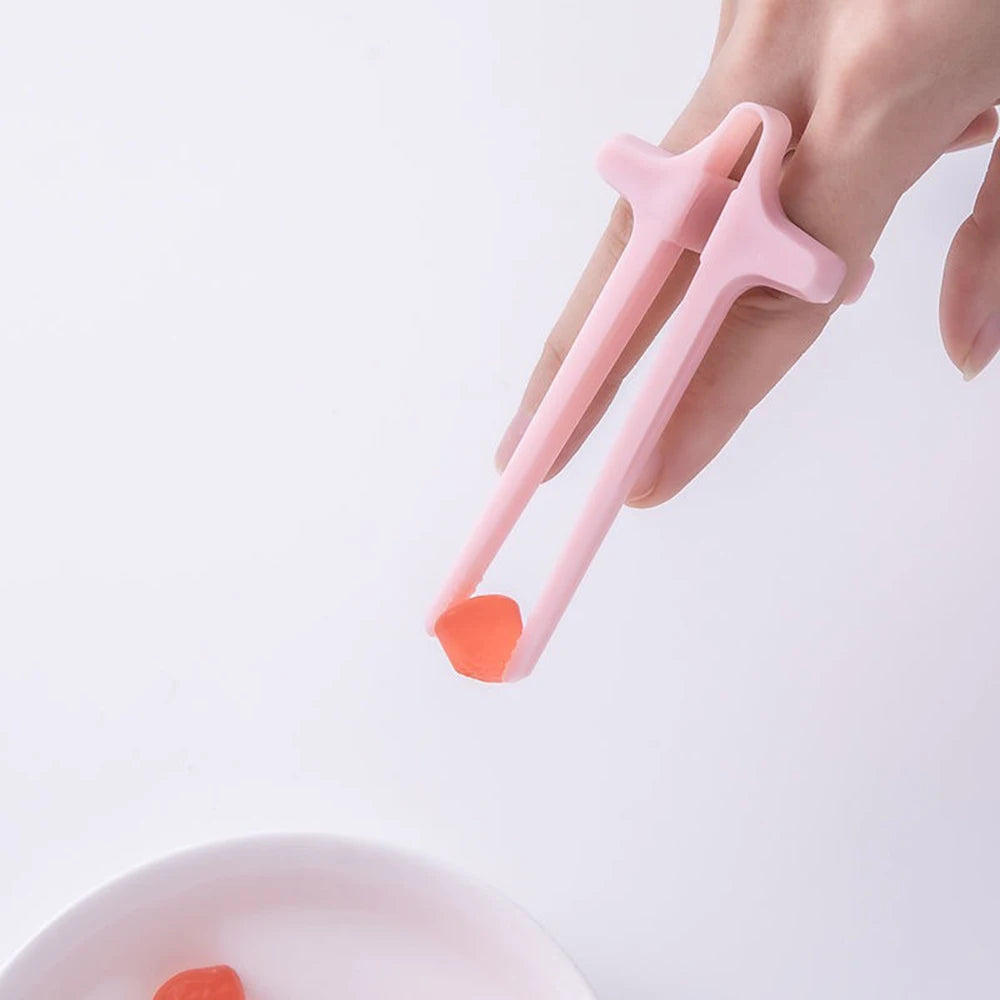 1PC Playing The Game With Chopsticks. The Clips Are Not Dirty The Chopsticks And The Clips Home Kicthen