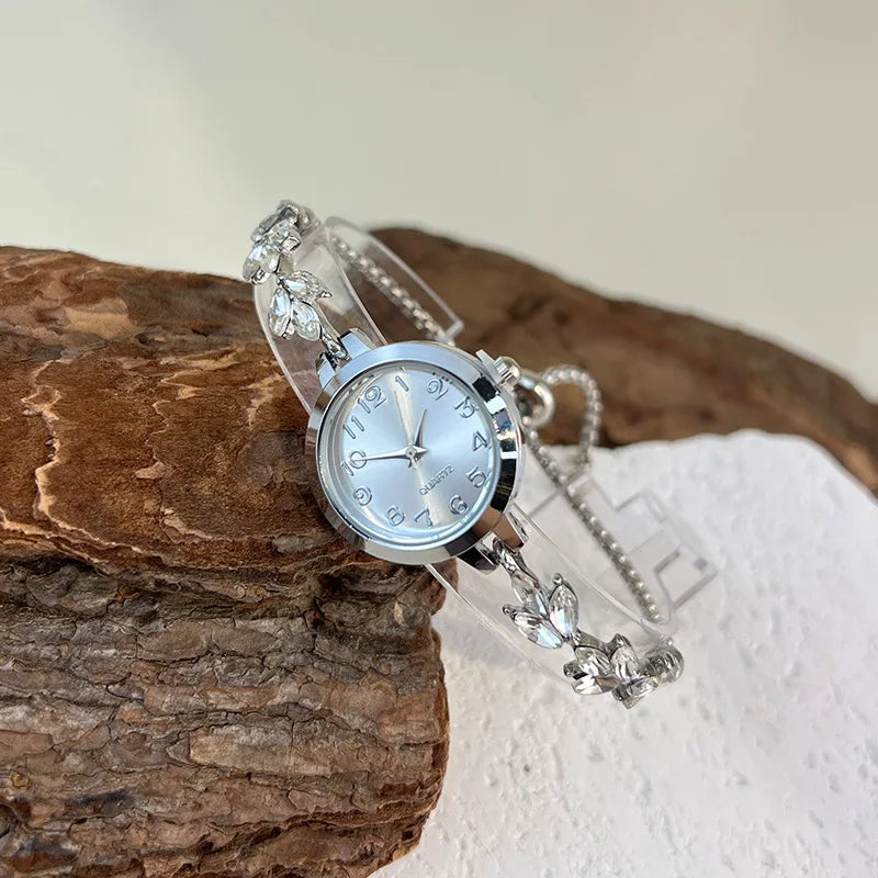 Round Alloy Case Arabic Numeral Classic Dial Leaf-Shaped Diamond-Encrusted Fashionable Bracelet Elegant Ladies Quartz Watch