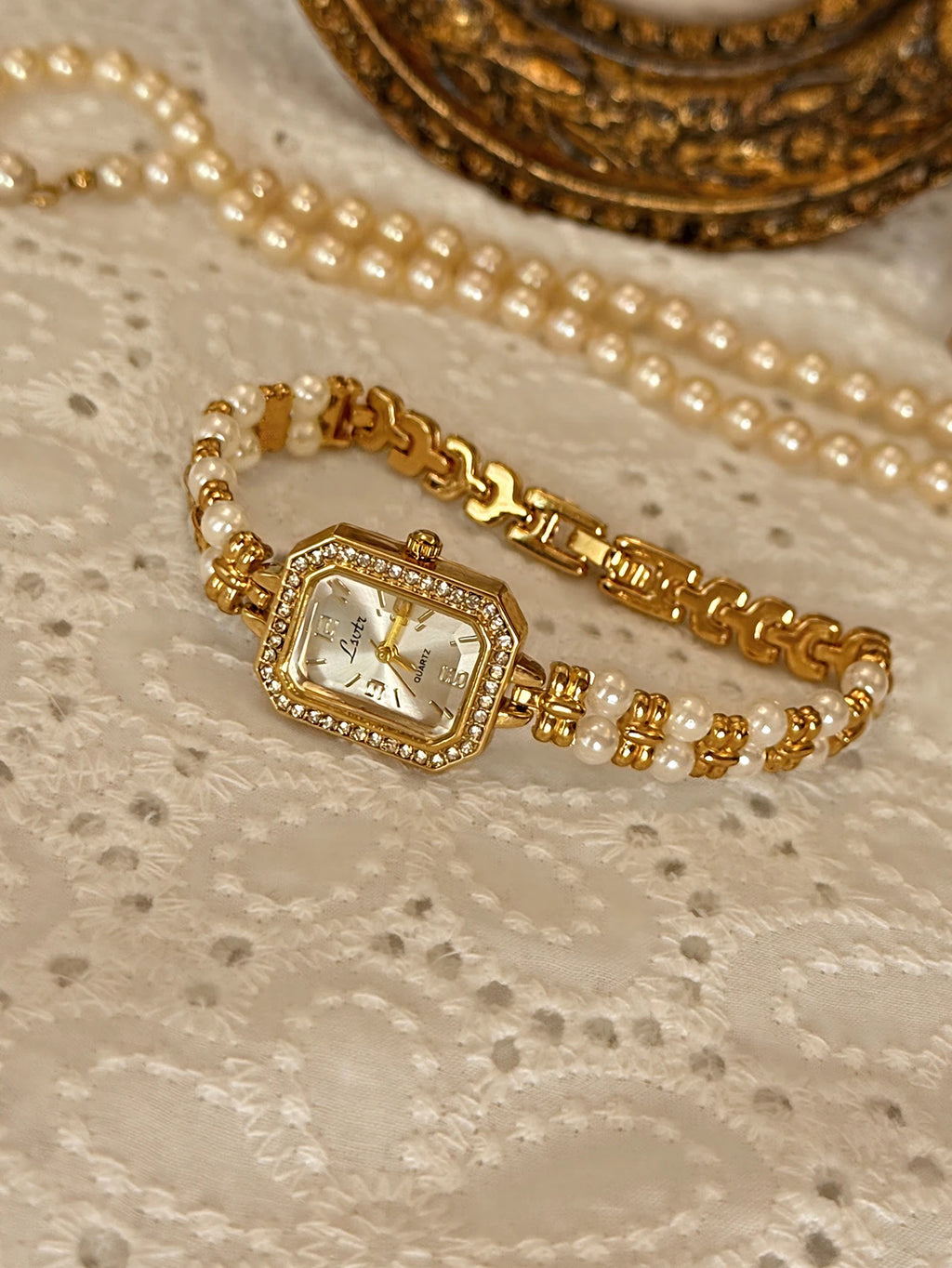 1 New Gold Luxury Ladies Waterproof Quartz Watch Rectangular Dial with Double-Row Pearl Bracelet Simple Niche Ladies Watch