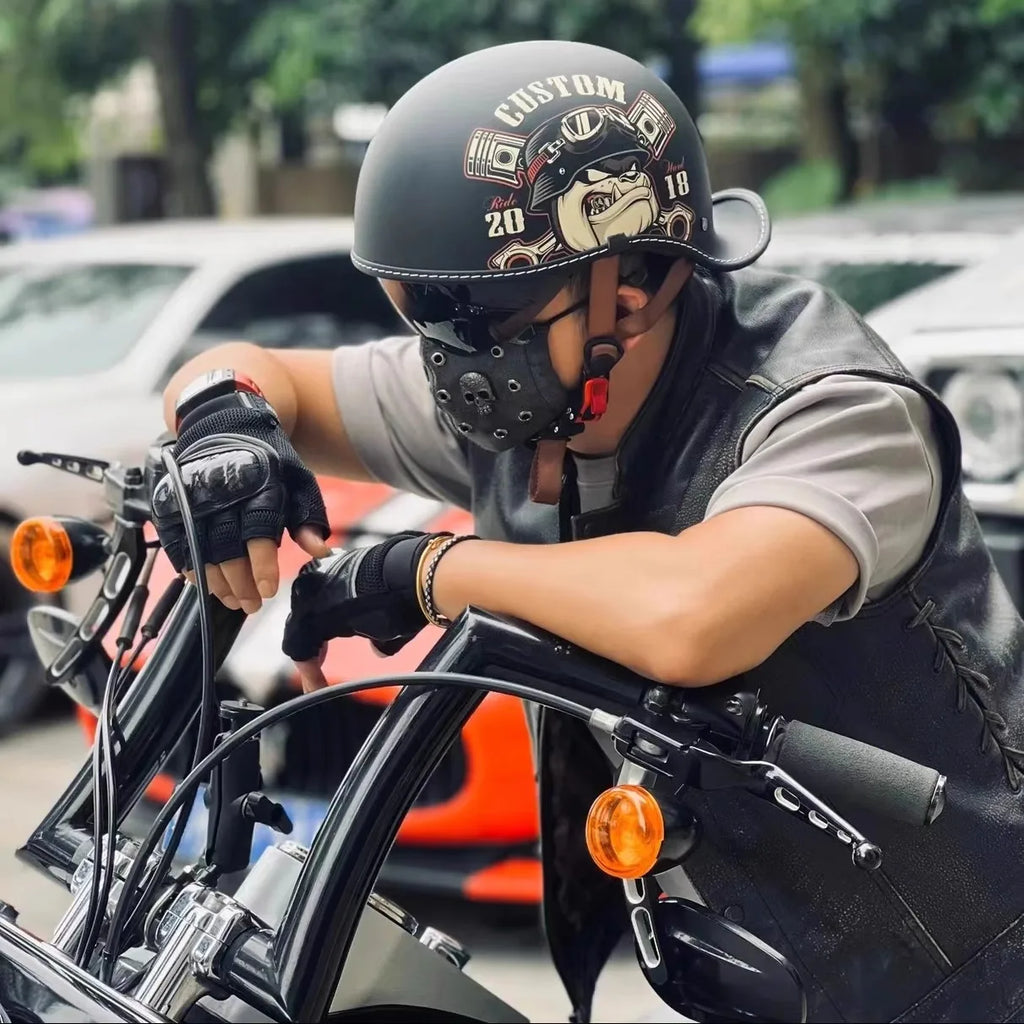 Retro Helmet Cocked Tail Motorcycle Helmet for Men and Women Four Seasons Prince Cruise Helmet Riding Personality Half Helmet.