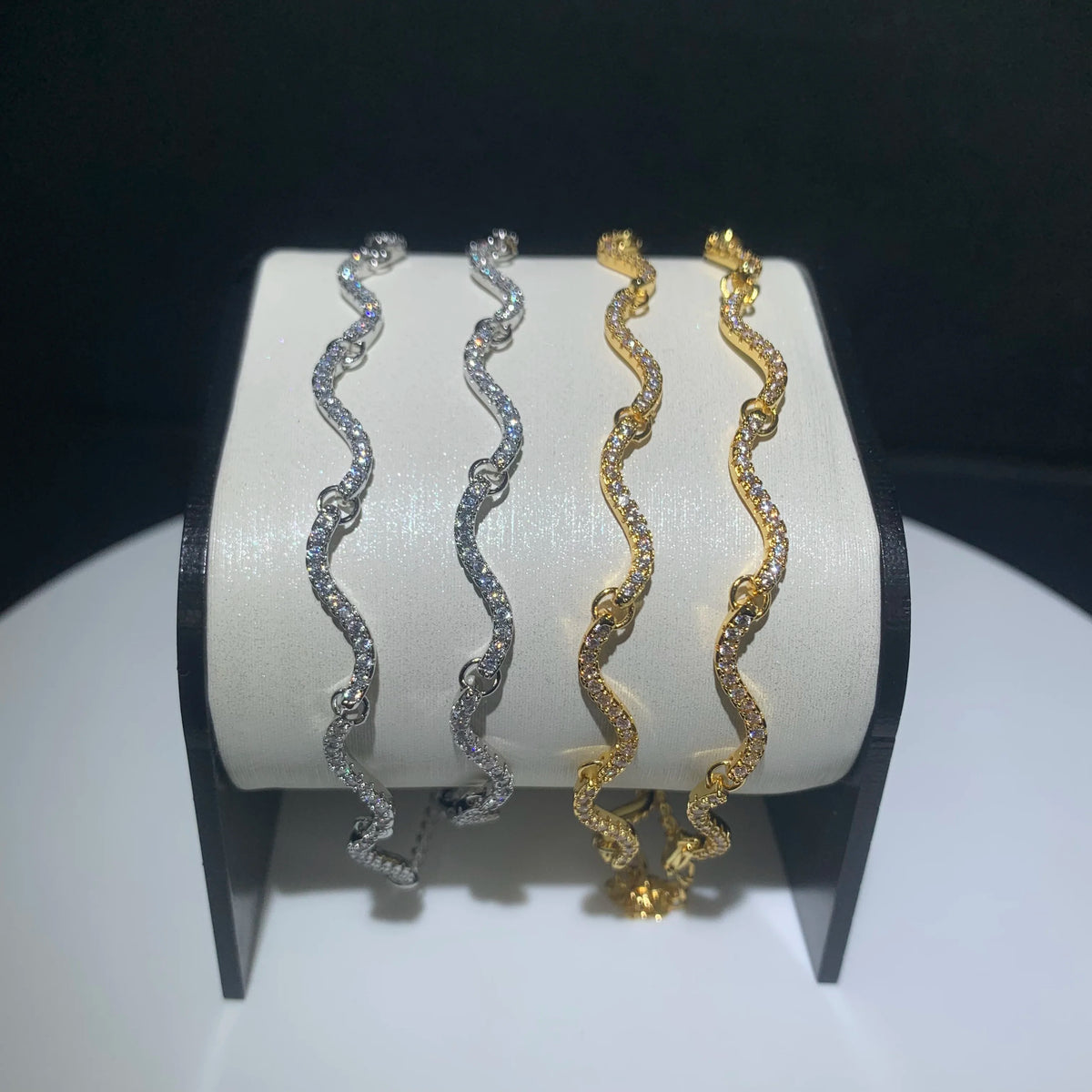 Micro Paved Sparking 5A CZ Fashion Women Choker Geometric Curved Bar Wave Charm Necklace