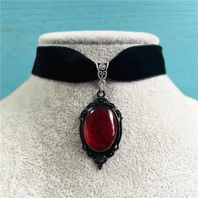 Gothic Vampire Cameo Pendant Choker Velvet Necklace for Women Fashion Pagan Witchcraft Jewelry Female Gifts Creative Punk Choker