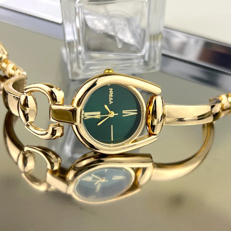 Fashionable Retro Button Wristband Bracelet Quartz Watch for Women Casual High-End Feel New Model Women's Watch Bracelet