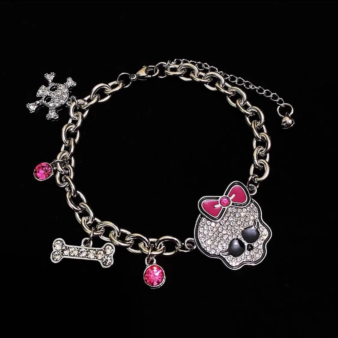 Sweet Cool Spicy Girl Style Monster High Pendant Bone NecklacePersonality Bow Tie Rhinestone Skull Necklace Coquette Accessories