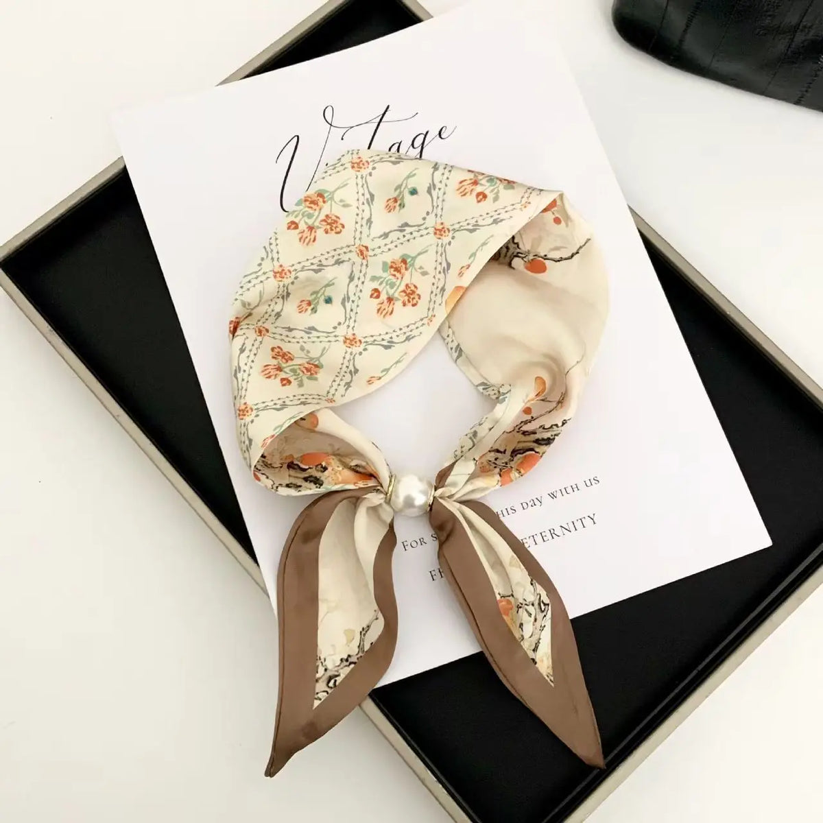 Korean Style Elegant Pearl Magnetic Scarf Women Summer Versatile Breathable Neckerchief Fashion Accessory Neck Wrap Scarves