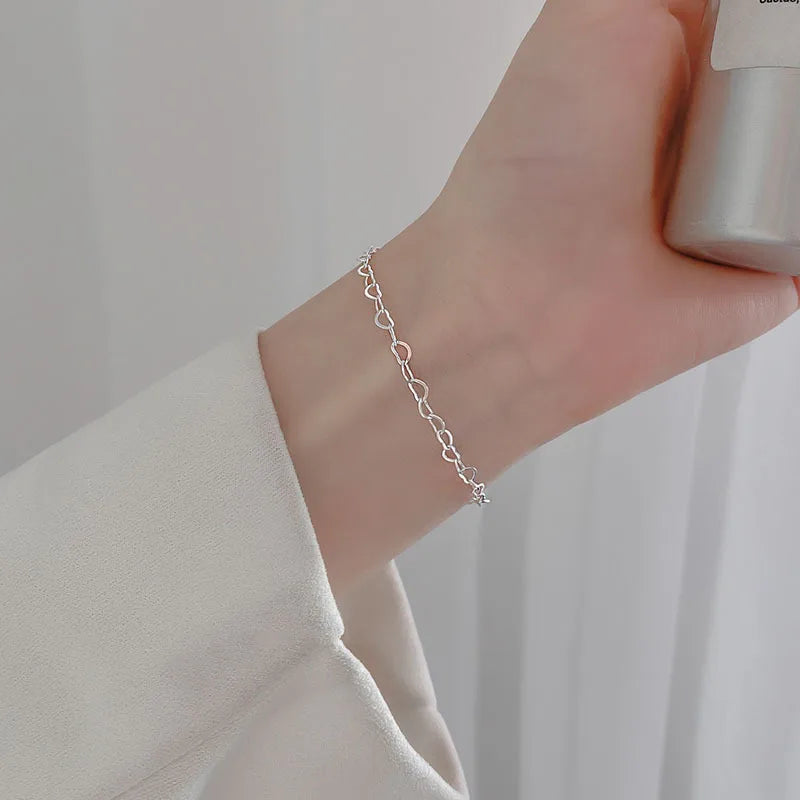 Mini Hollow Love Heart Beaded Choker Necklaces for Women Girls Classic Fine Chain Fashion Collarbone Necklace Charm Jewlery Gift