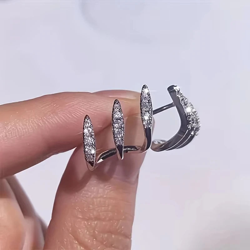 Exquisite Silver Color Claws Stud Earrings with Crystal Modern Design Fashion Versatile Accessories Women Jewelry