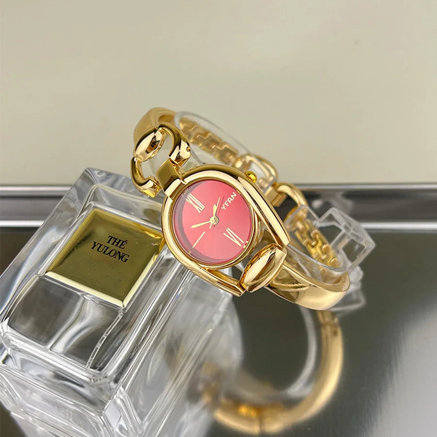 Fashionable Retro Button Wristband Bracelet Quartz Watch for Women Casual High-End Feel New Model Women's Watch Bracelet