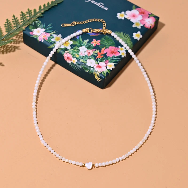 MOON GIRL Mother of Pearl Beads Heart Choker Fashion Dyed Natural Shell Necklace for Women Stainless Steel Collares Femme
