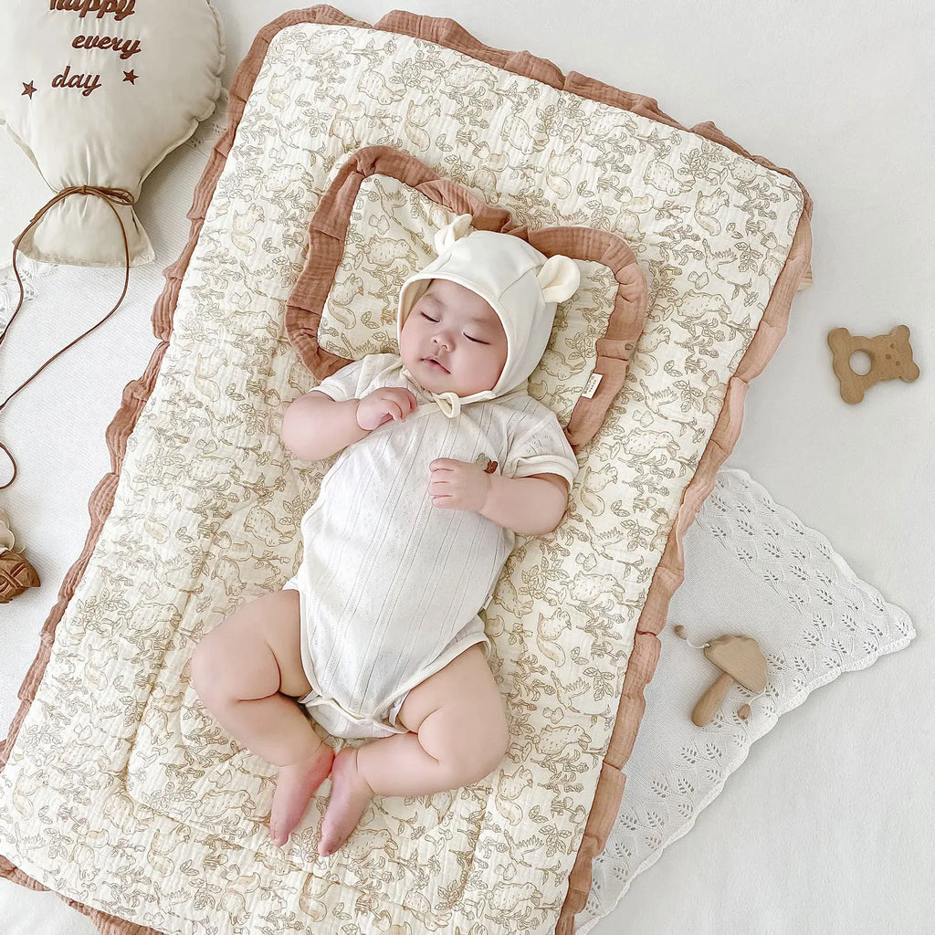 INS Winter Cartoon Print Beanie Velvet Mattress Maternity Room Mat Breathable and Comfortable Newborn Baby Sleeping with Pillow