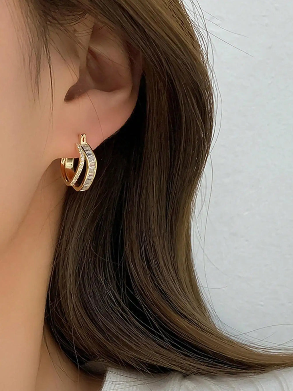 1 Pair Of Fashion Temperament Gold Cubic Zirconia Geometric Square Earrings Simple Versatile Casual Ladies Elegant Design Party Earrings Jewelry