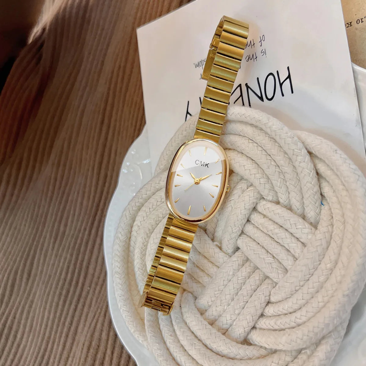 Fashion Ultra-thin Band Women Watches Oval Dial Ladies Analog Quartz Wristwatch Elegant Gift Reloj Mujer（Without Box）