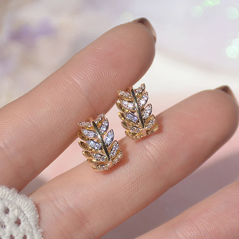 Huitan Unique Design Hoop Earrings Women Hollow Out Irregular Gold Color Earrings Wedding Engagement Party Luxury Trendy Jewelry