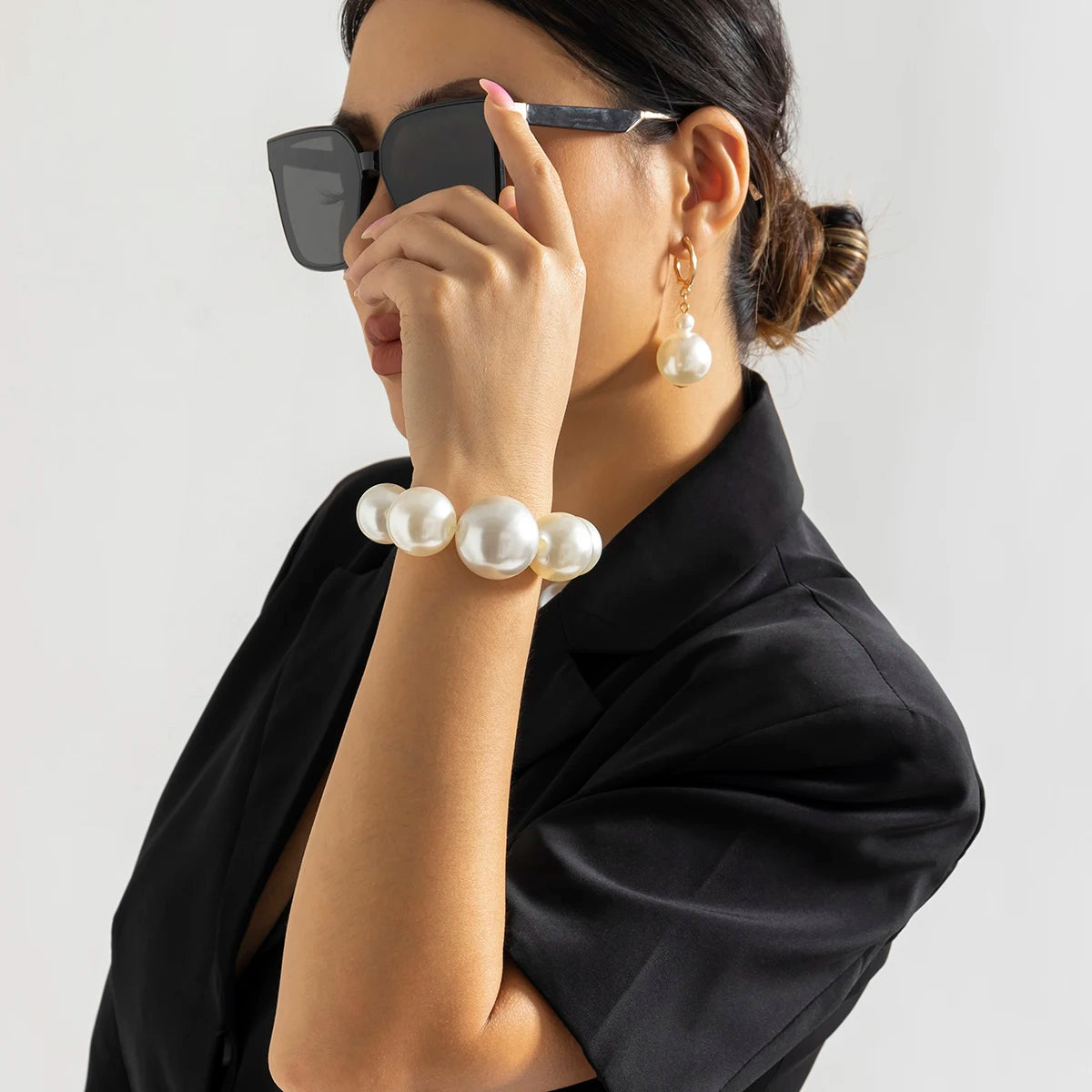 IngeSight.Z Exaggerated Big Imitation Pearls Choker Necklace for Women Personality Elegant White Pearl Beaded Bride Jewelry 2025
