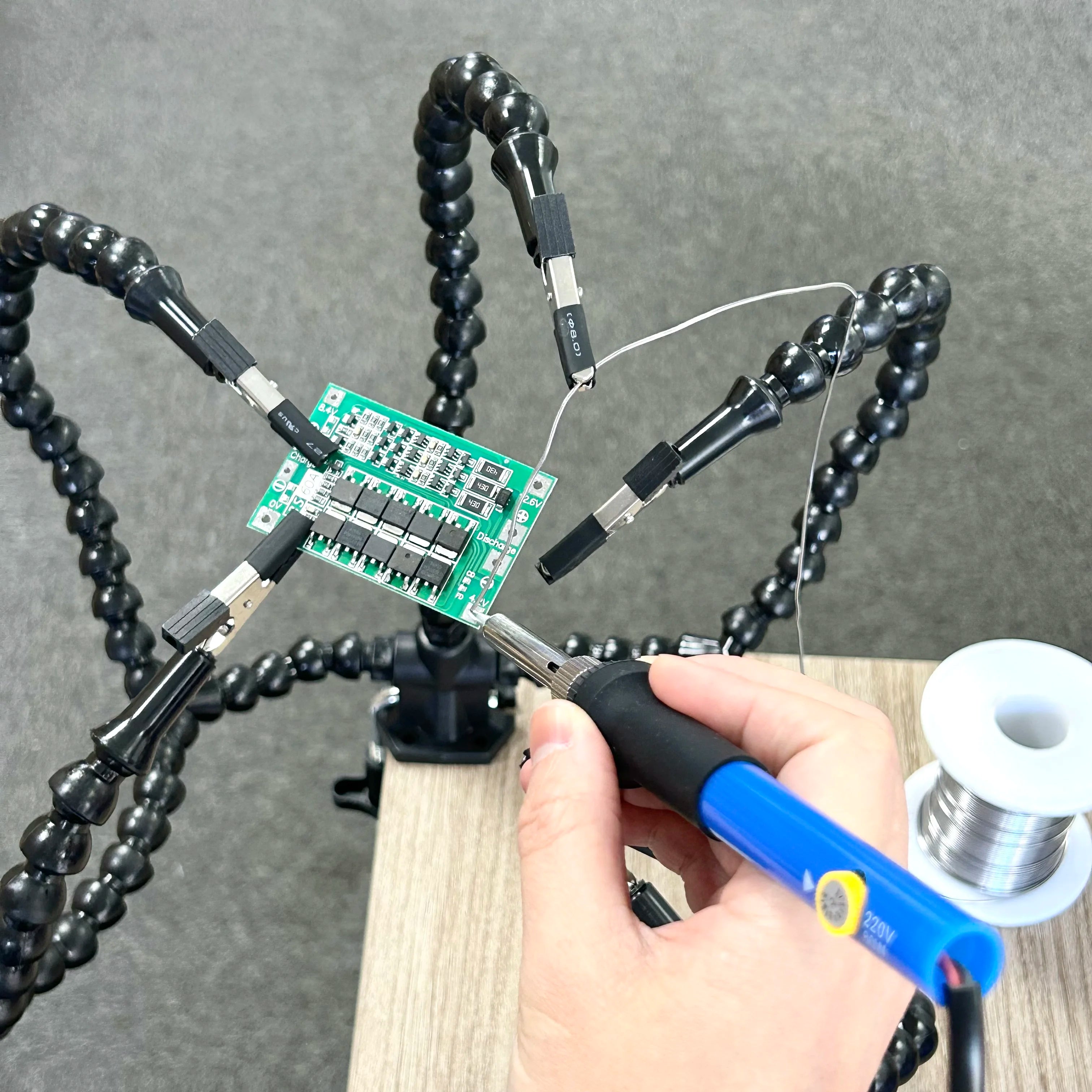 Helping Hand Third Hand Soldering Stand Flexible Arm PCB Holder Table Clip Tool Gadgets for Welding and Soldering