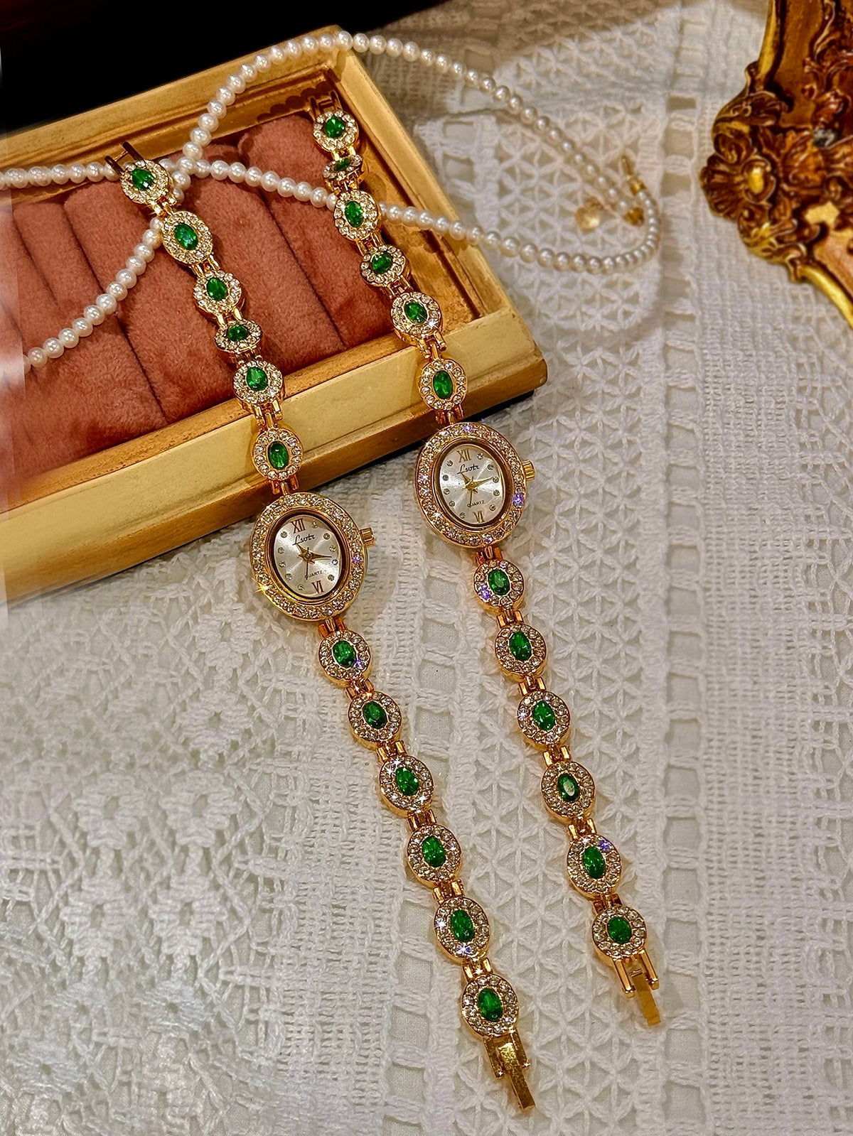 1 Piece of New High-End Colorful Tourmaline Gemstone Rhinestone-Encrusted Light Luxury Retro Elegant Fashion Women's Watch with an Oval Dial, Suitable for Daily Wear, Parties, Vacations, and Other Occasions to Decorate the Wr