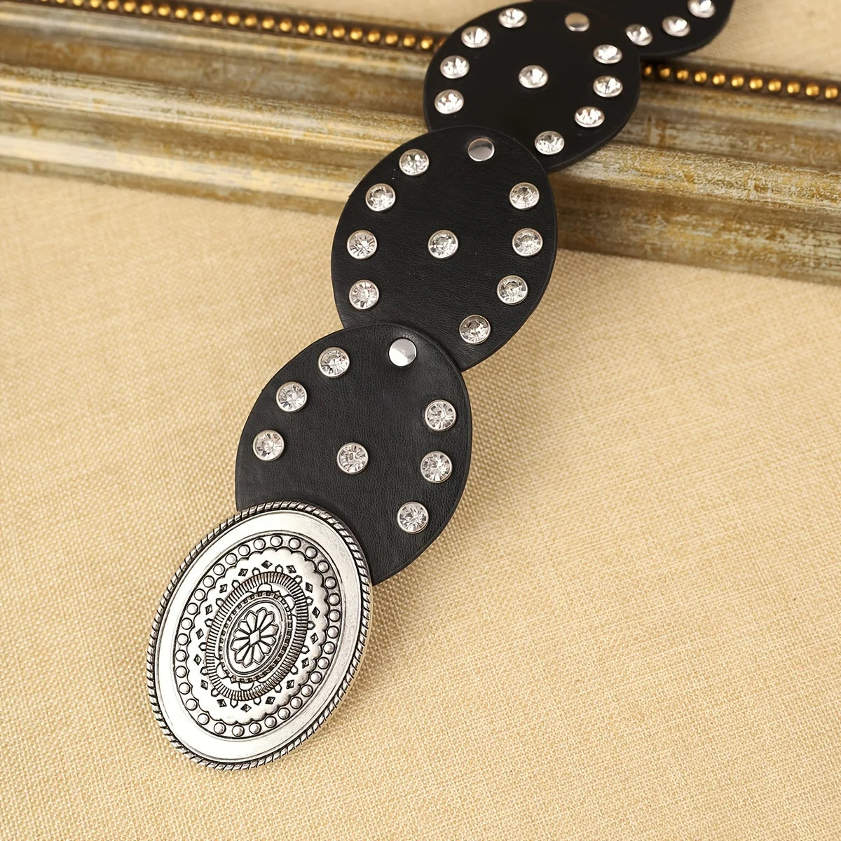 1 Piece of Women's Black Round Cake PU Belt with Bohemian Style Floral Buckle, the First Choice for Shopping