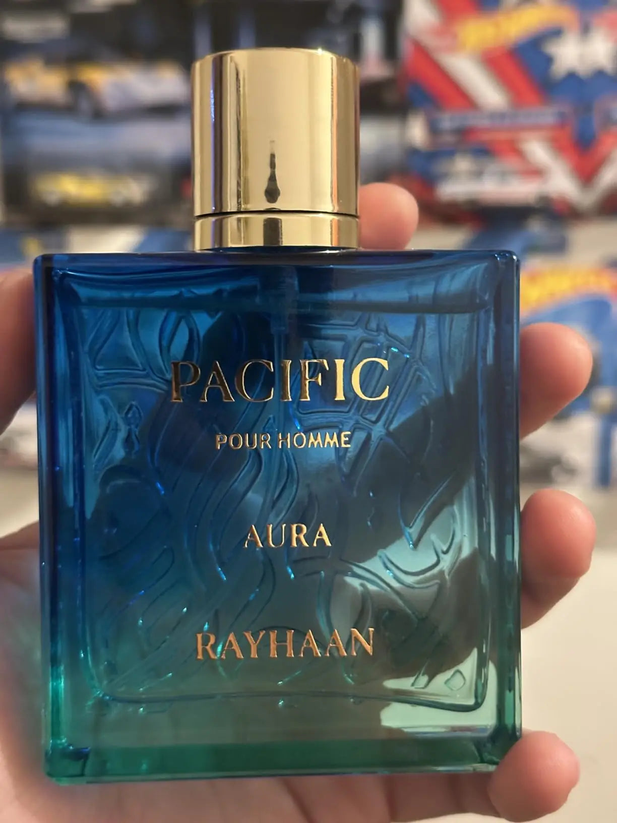 Rayhaan Pacific Halo Men's perfume has a clear ocean flavor, clean and transparent like the sea breeze, and the bottle body has a sense of summer holiday atmosphere