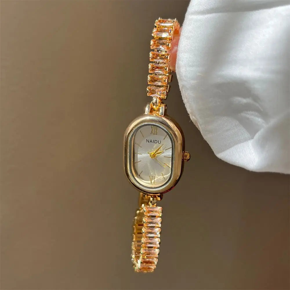 New Oval Dial Bracelet Watch Hidden Buckle Design Elegant Ladies Watch Gift Alloy Wristwatch for Women
