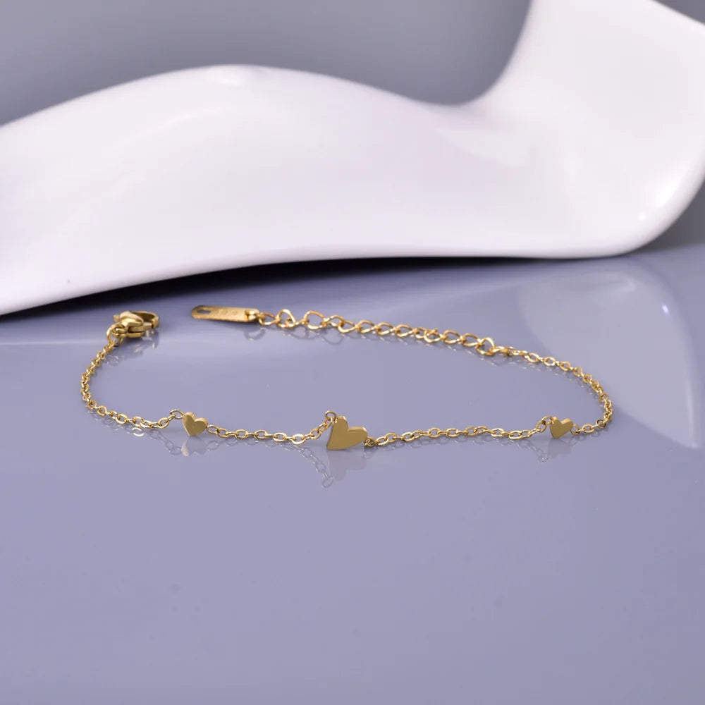 S11 sporadic and simple daily Stainless steel bracelet for women, light luxury, three small hearts, fashionable style