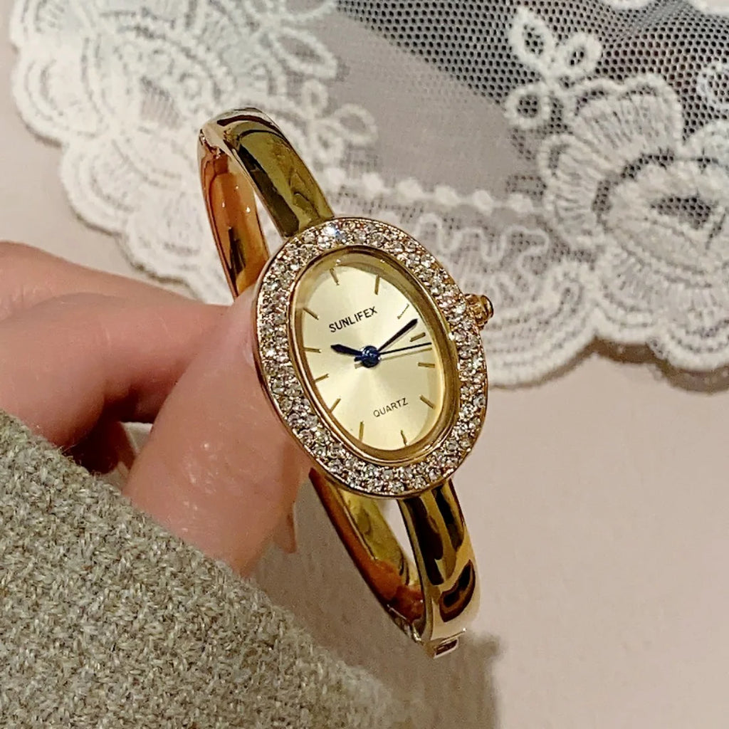 Rhinestone Oval Dial bangle Wristwatch for Ladies Quartz Bracelet Watch Elegant Female Clock Women's Watches Saati Relojes