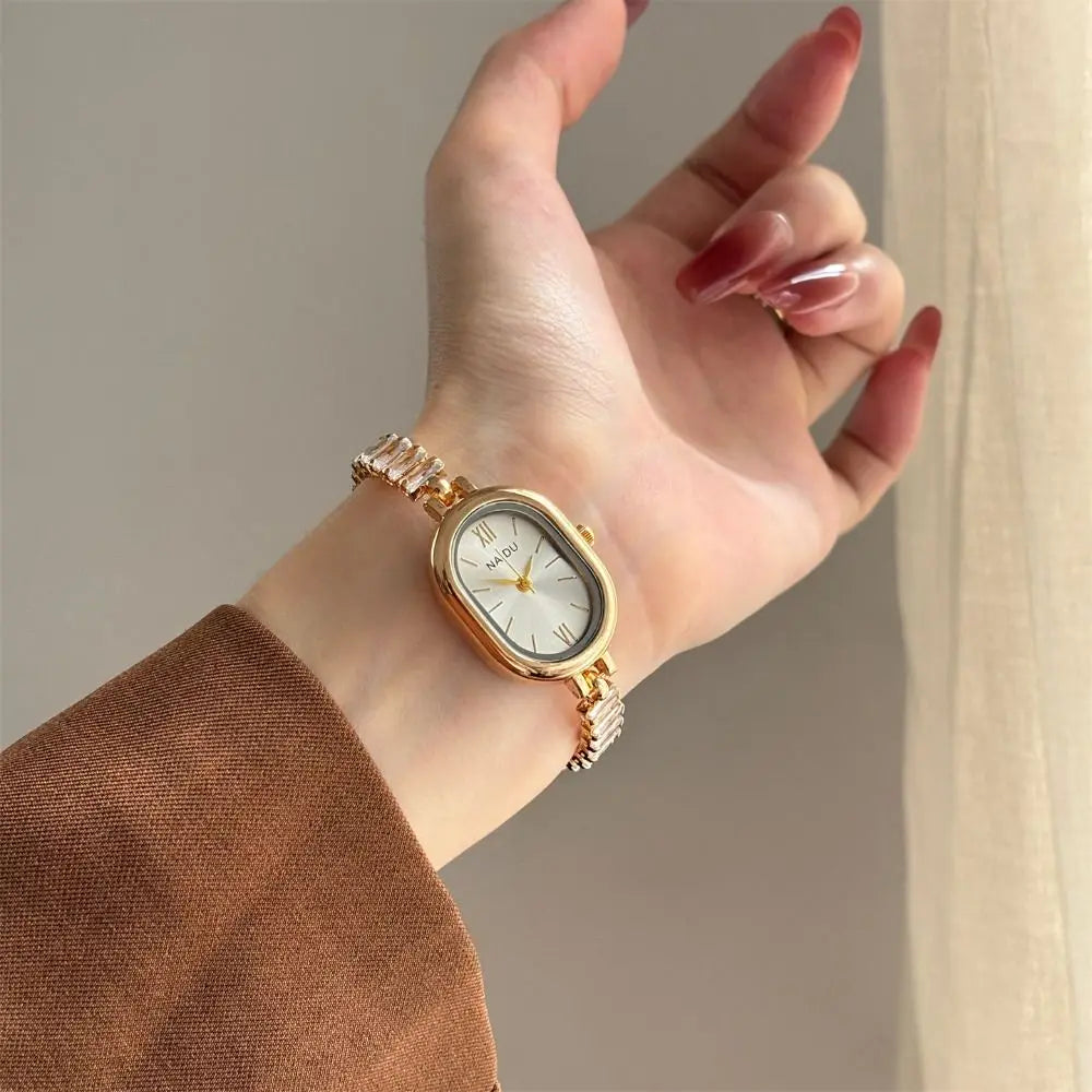 New Oval Dial Bracelet Watch Hidden Buckle Design Elegant Ladies Watch Gift Alloy Wristwatch for Women
