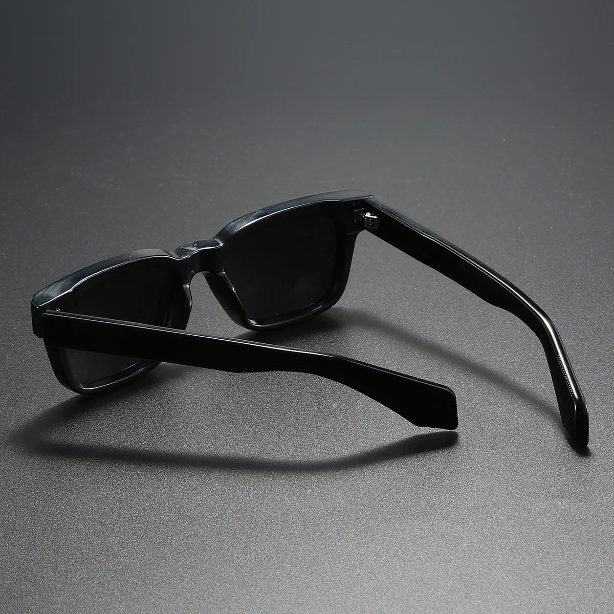 2025 Men Sunglasses Polarized Square Glasses for Driving Fishing Travel UV400 Fashoinable Sun Shades Metal Core Exquisite