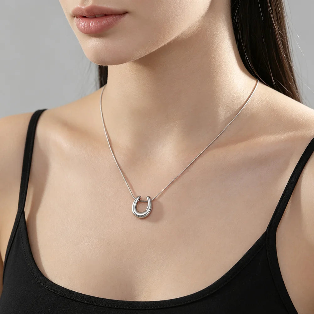 Skyrim Lucky Horseshoe U Shape Pendant Necklace Women Stainless Steel Gold Color Snake Chain Fashion Minimalist Jewelry Gift