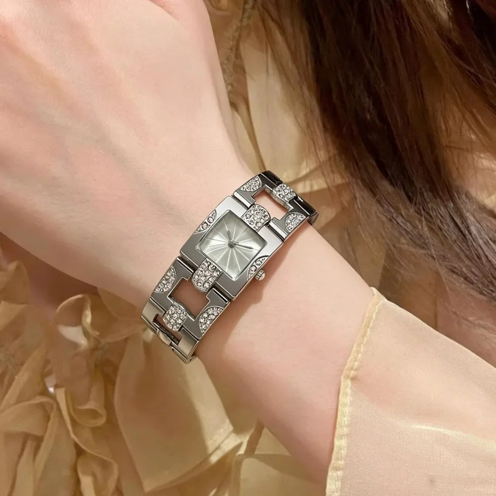 1Pc New Women's Quartz Watch - Gift And Exquisite Combination - Suitable For All Holiday Occasions