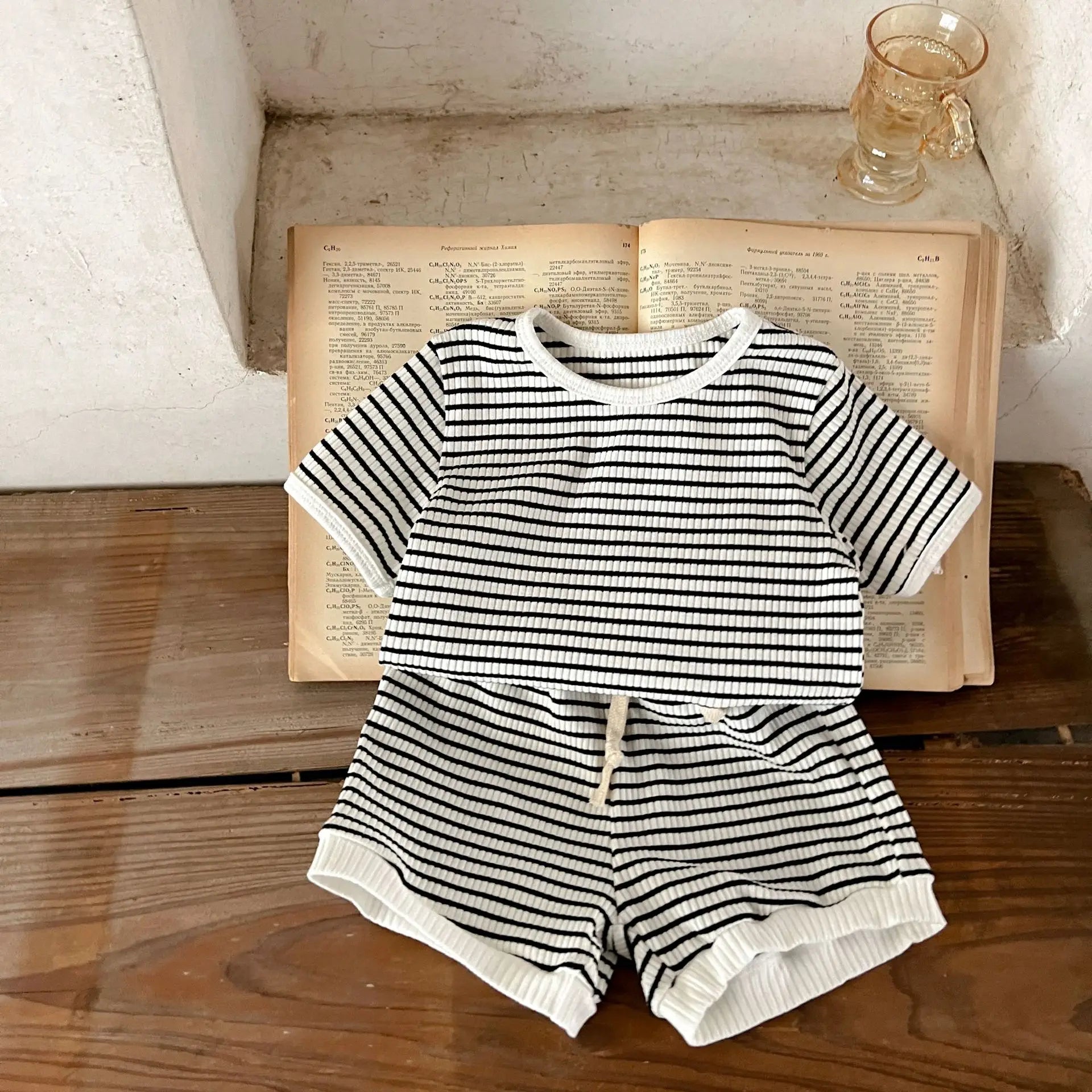 Korean Version Summer Kids Baby Girls Boys Short Sleeve Striped Top Tees +shorts Pants Infant Cute Pure Cotton Clothing Set