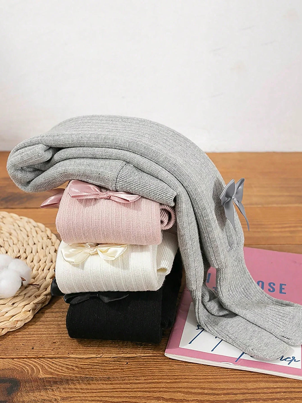 1 Pair of Children's Bowknot Cashmere Pantyhose, Thickened for Warmth, Tight Leggings for Winter Daily Wear for Girls Aged 1 to 9