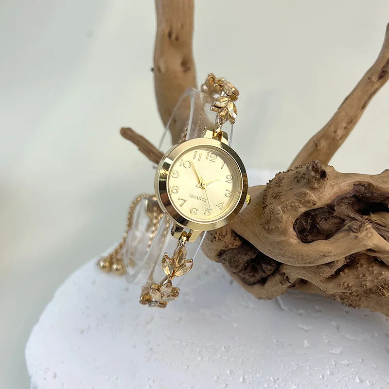 Round Alloy Case Arabic Numeral Classic Dial Leaf-Shaped Diamond-Encrusted Fashionable Bracelet Elegant Ladies Quartz Watch