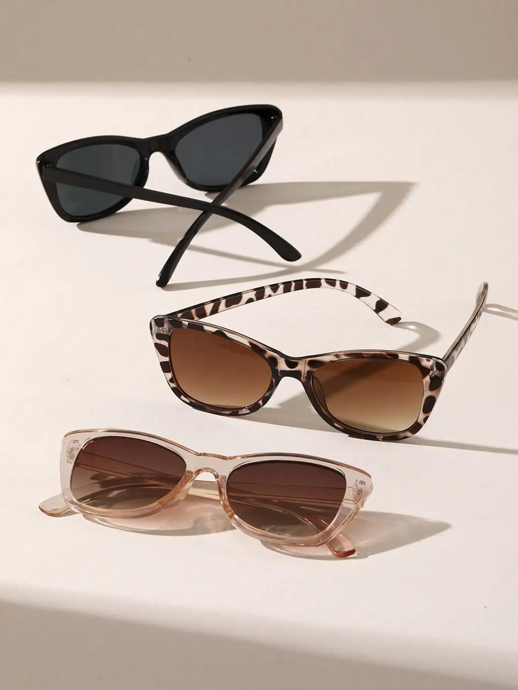 3 PCS Unisex Plastic Cat-eye Shape Fashion Sunglasses For Street Photography And Vacation Trips