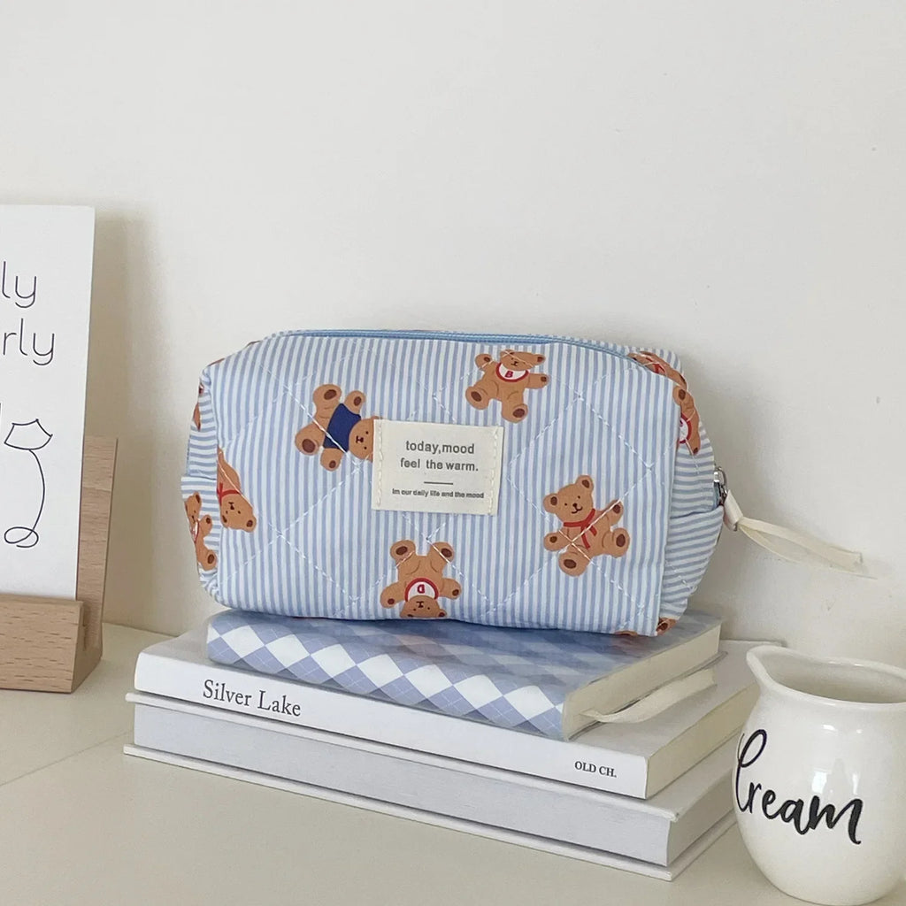 1pc Quilted Bear Cute Makeup Bag Floral Cosmetic Bag Women Girl Travel Toiletry Bag Organizer Cotton Makeup Brushes Storage Case