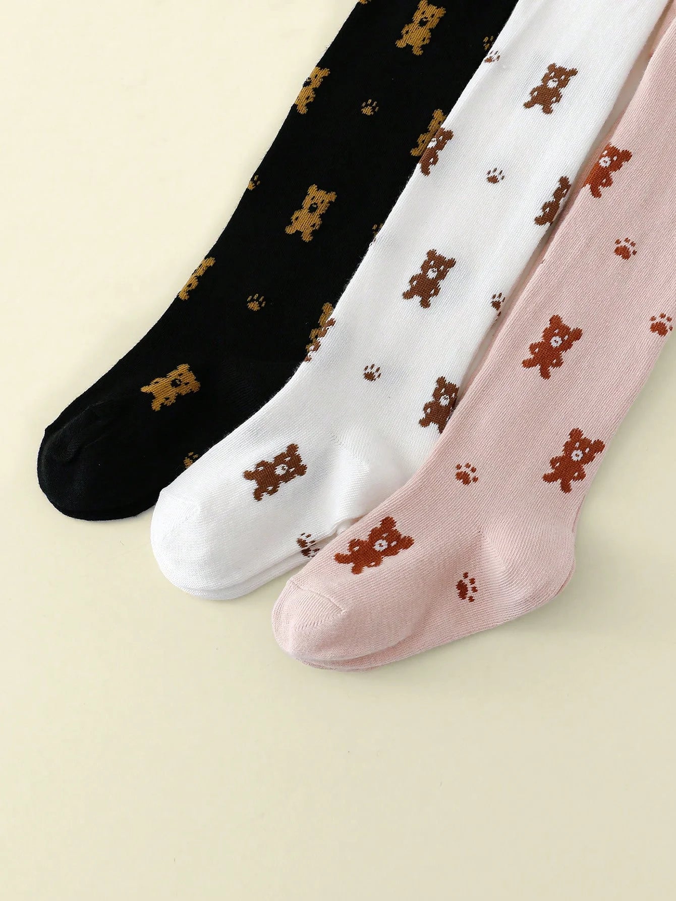 1 Pair of Cute Four-Season Base Pantyhose with Little Bear Patterns for Baby Girls, Suitable for Daily Wear by Girls Aged 1 to 12
